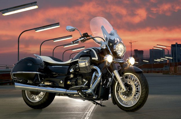 Comparative motorcycles Street Glide vs Honda F6B vs California Touring vs Cross Country: the fight among the baggers!