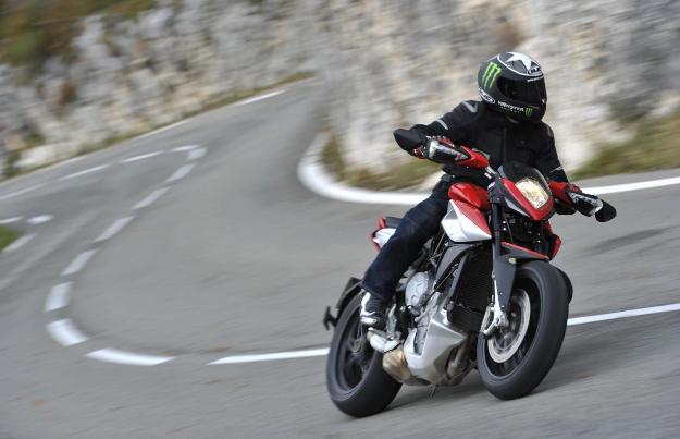 Test MV Agusta rival 800: The hypermotard that awesome!