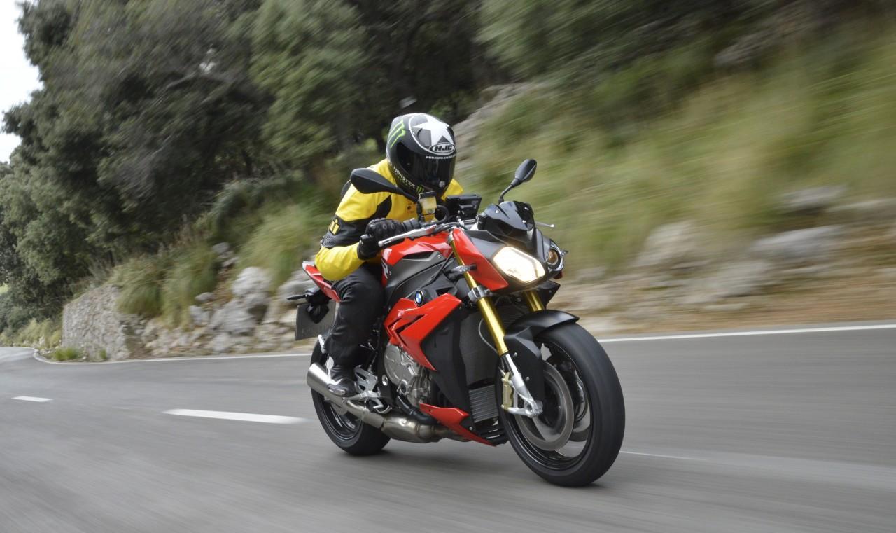BMW S1000R 2014 Review: The unbridled German roadster