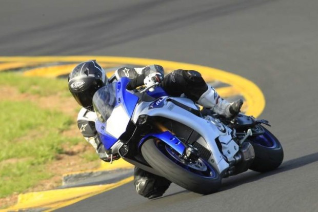 Yamaha Yamaha R1 2015 Tested by Doctor RossiR1 2015 Tested by Doctor Rossi