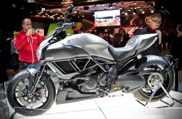 Ducati Diavel Titanium Motorcycles 2015