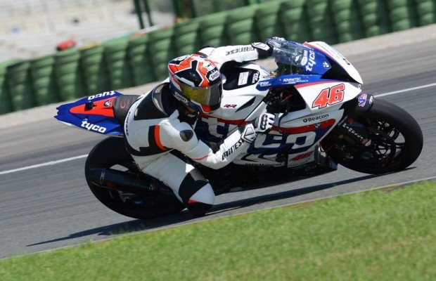 BMW S1000RR BSB Test & Review 2015