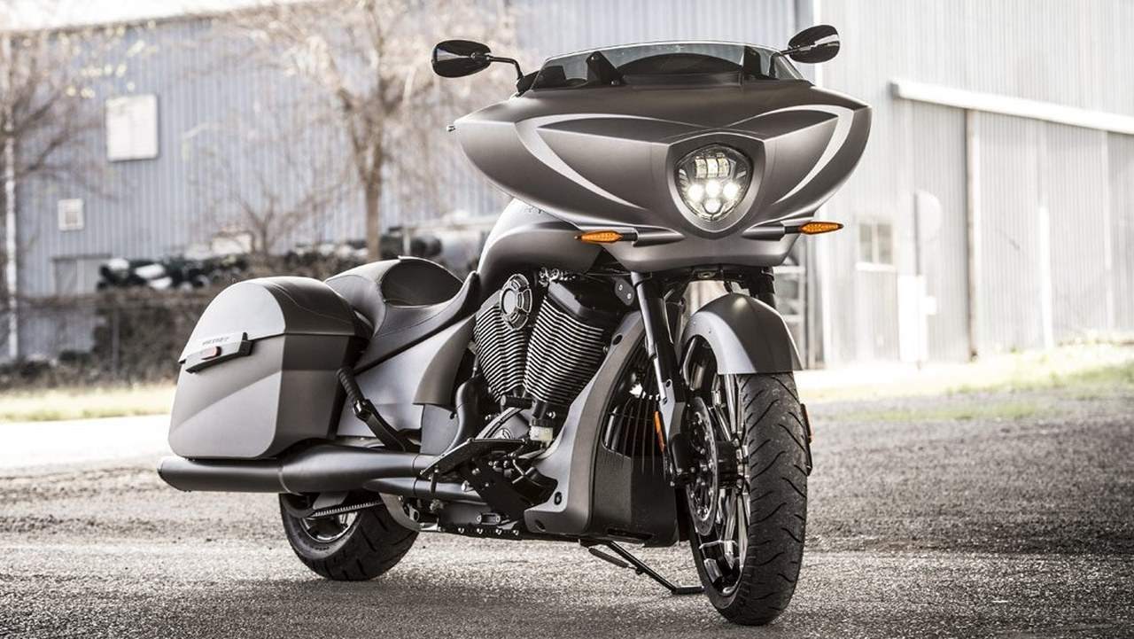 Victory Magnum X-1 Stealth Edition of Cruise Bike 2016